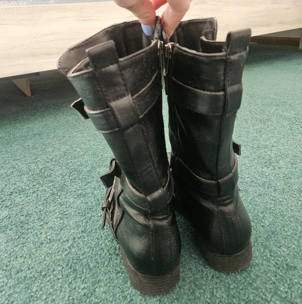 Sonoma 8 Black Leather Buckle Boots - Picture 3 of 6